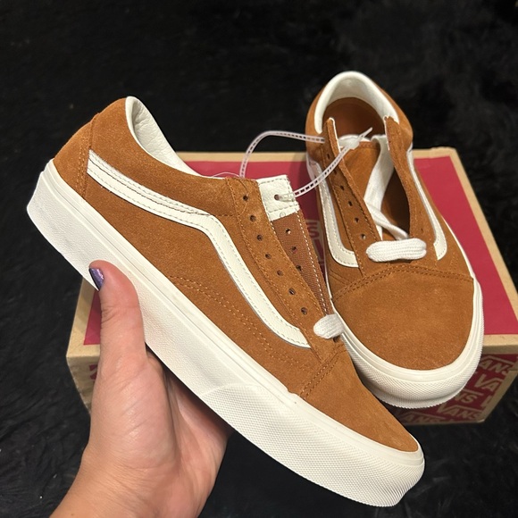 Vans Shoes - VANS Old Skool suede lace up shoes sneakers women’s 8 new